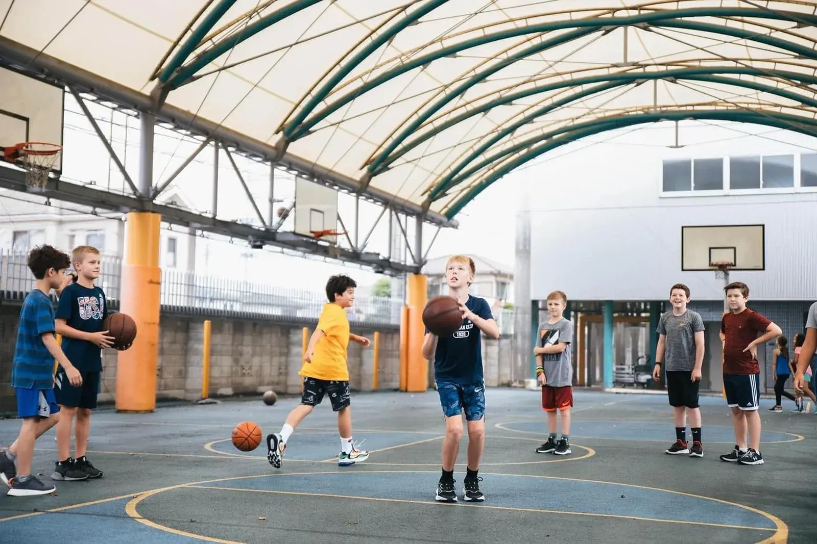 5d675e9df35f89b63f9b4f6b_ES_basketballCourt-045-p-1600